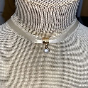 Nude Lace Pearl Choker